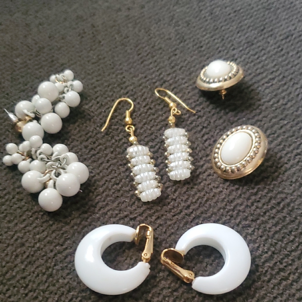 Source Unknown White and Gold Women's Earring Set - Mixed Styles